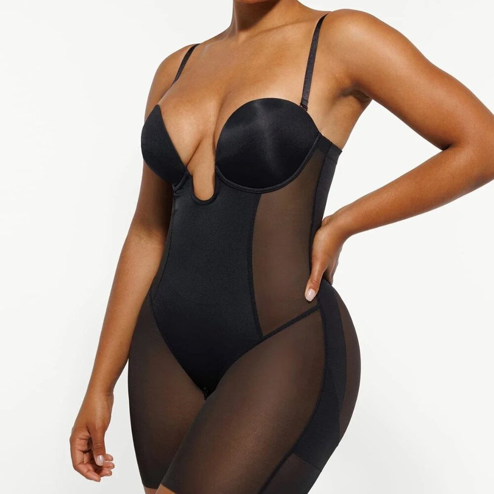AirSlim® Deep Plunge Butt-Lifting Bodysuit (Standard Cup (B-D) / Black / S)